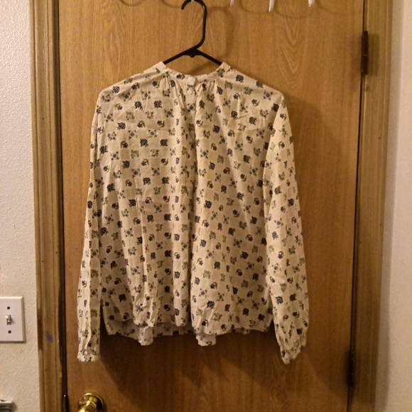 Floral Cream Universal Thread Women's Small Casual NWT Shirt - Picture 4 of 4